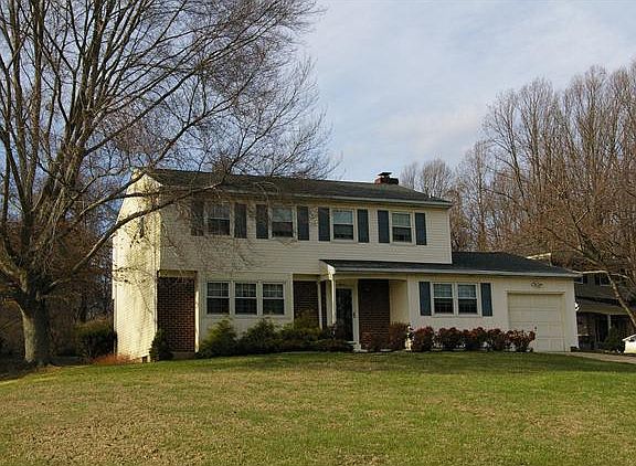 2nd image of 11 White Pine Ct