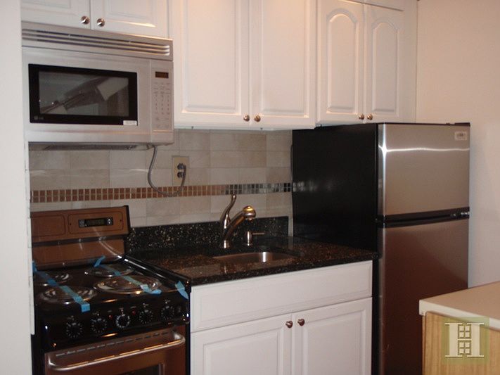 2nd image of 158 E 91st St #3M