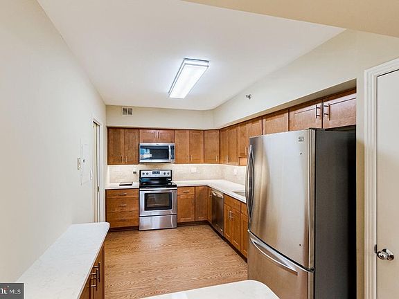 2nd image of 1016 S Wayne St APT 108