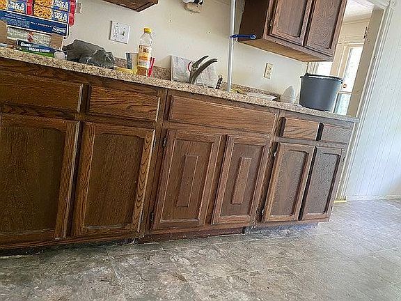 2nd image of 100 Kossuth St APT 4