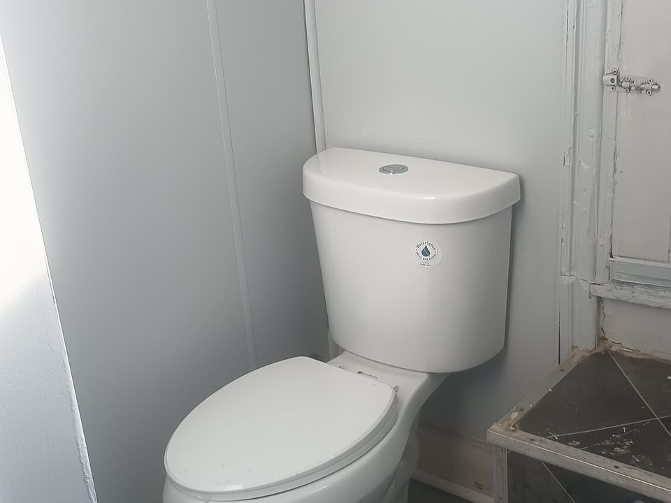 1st image of 902 Douglass St Floor 3