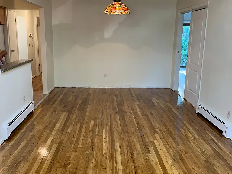 934 Oakland Ct — Photo 6