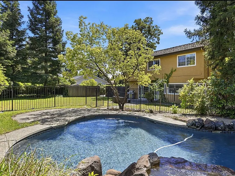 3283 Cambridge Rd — Photo 44
