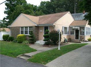 3 Park St, Johnston, RI 02919