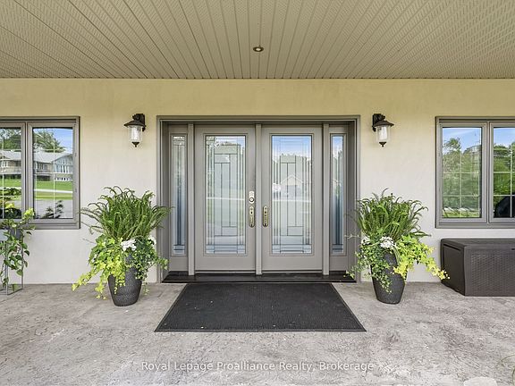 4th image of 1646 Harriet Ln