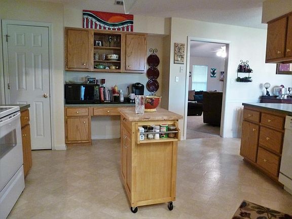 4th image of 120 Parkwood Dr