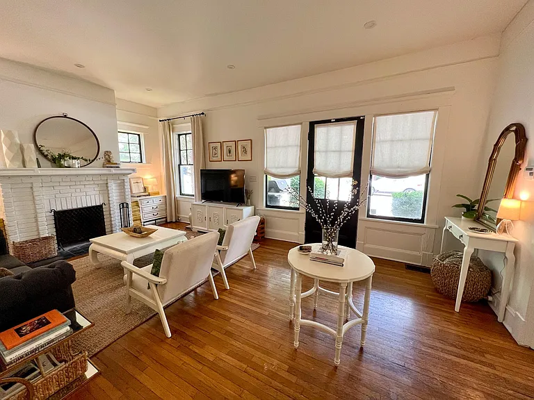 1235 Mansfield Ave NE — Photo 6
