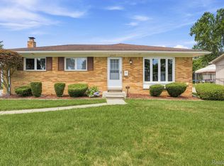 37717 Badger Dr, Sterling Heights, MI 48312