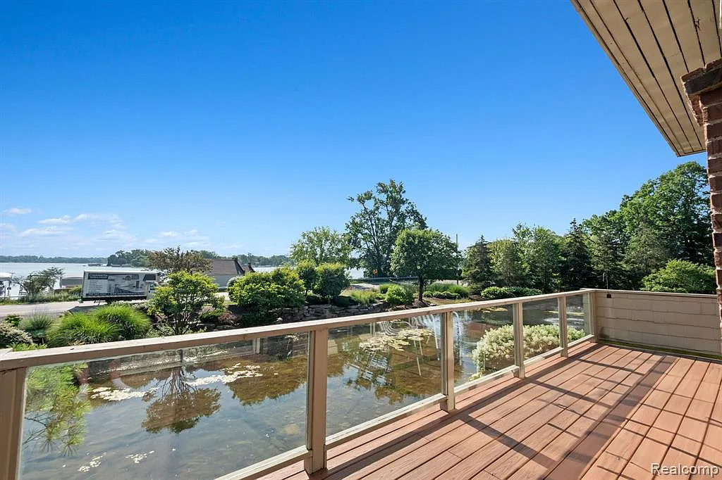 3 bed, 3120 sqft, $10,000 — Photo 1