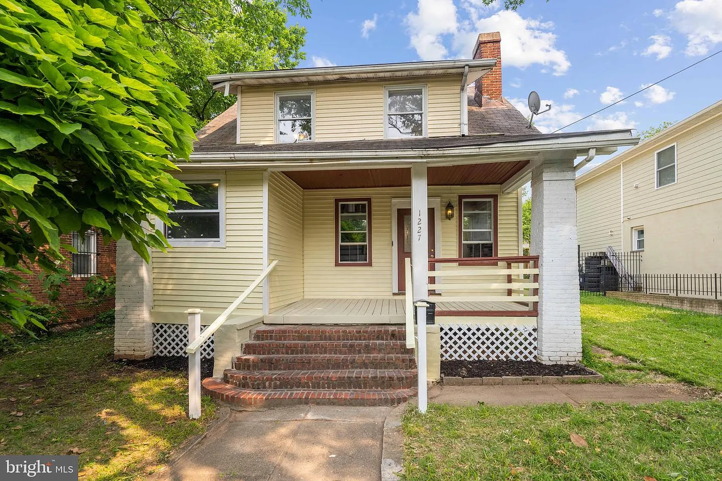 1227 Michigan Ave NE photo 1