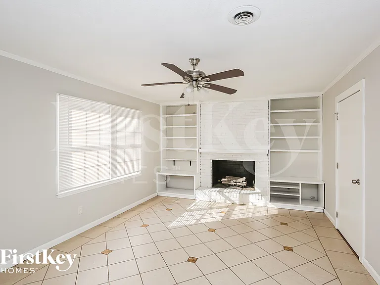 2516 Tall Pines Ln — Photo 7