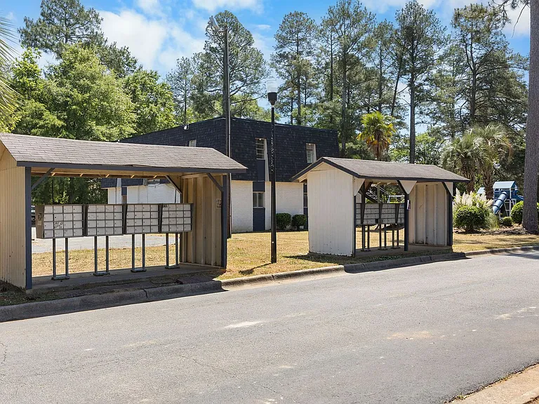 Pine Crest — Photo 39