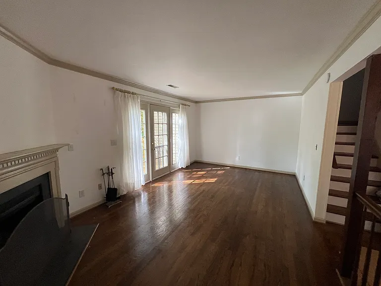 1000 Huntwood Ln — Photo 12