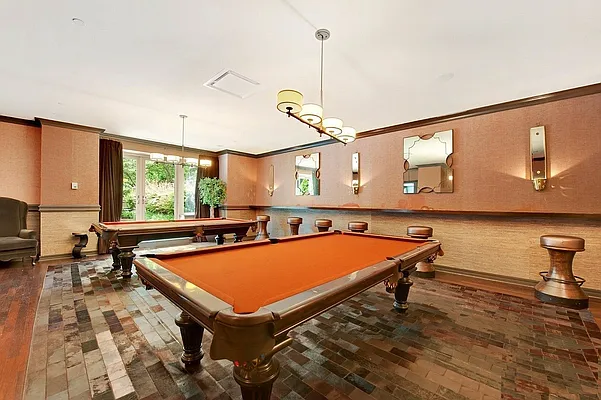 Sold by Renetta Real Estate | media 54