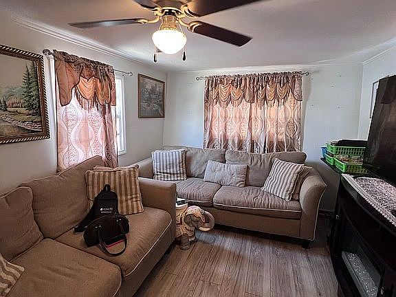 2nd image of 408 S West 8th Ter