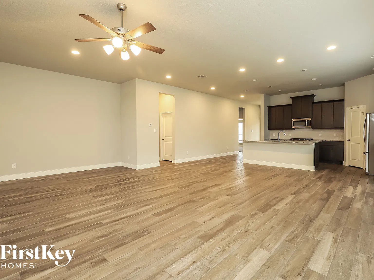 4 bed, 3.0 bath, 2352 sqft, $2,115 — Photo 4