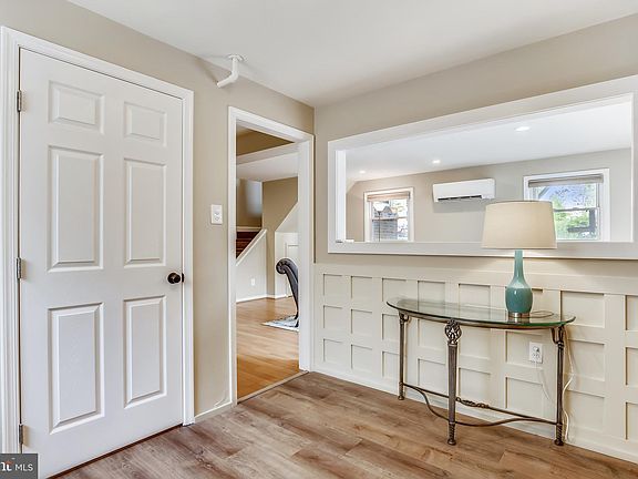 4th image of 2619 Fairview Dr