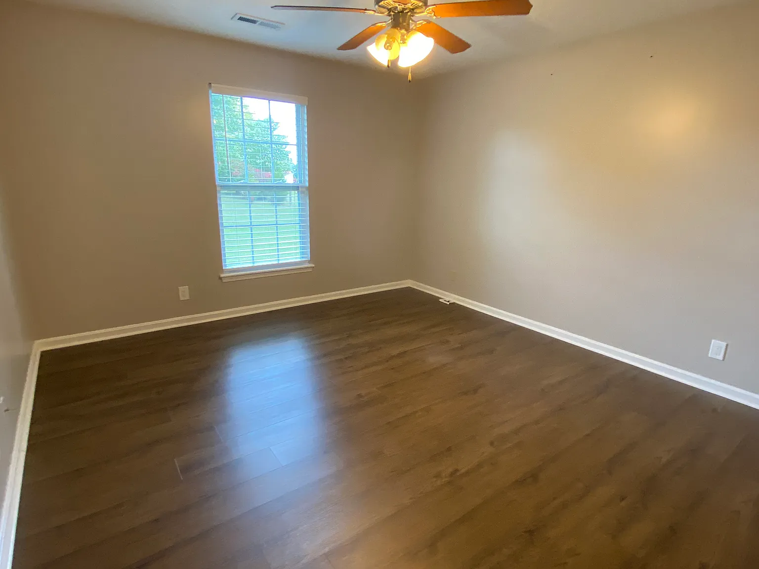 3 bed, 1250 sqft, $1,650 — Photo 4