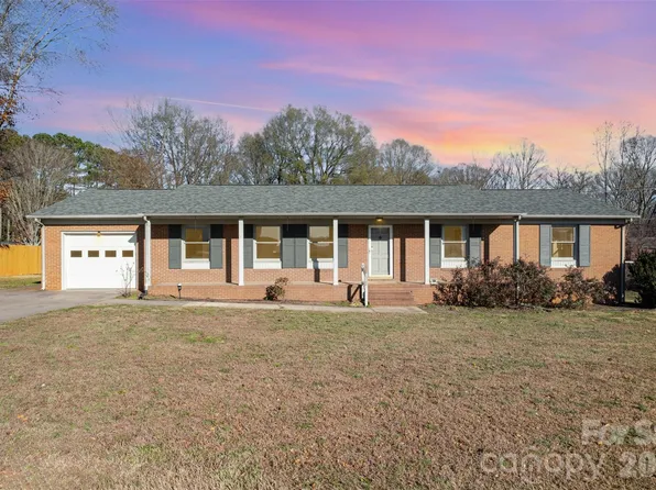 830 S Magnolia St, Mooresville, NC 28115