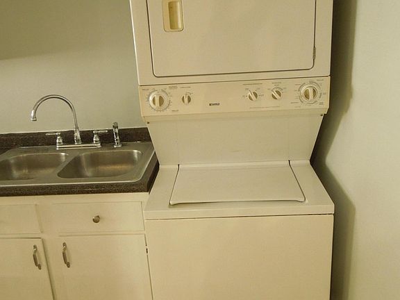 4th image of 1004 Thalia St