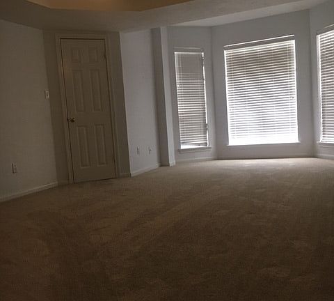 5th image of 1127 E Pineshadows Dr
