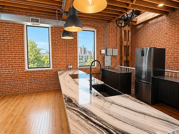 2nd image of 372 E Main St #372