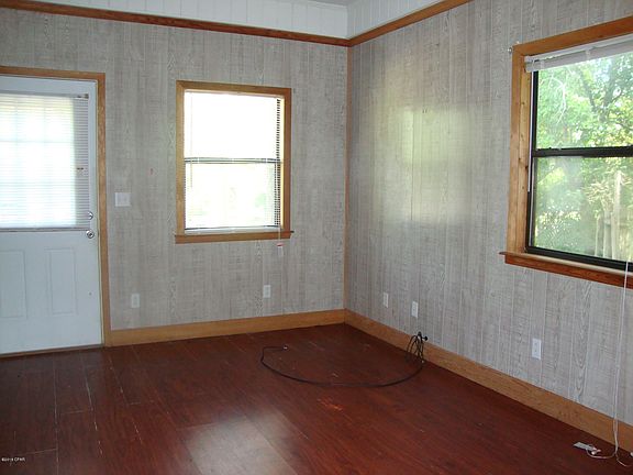 4th image of 308 E Iowa Ave