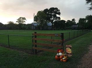 338 Hill St, Sealy, TX 77474