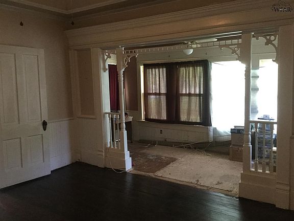 5th image of 308 S Grand Ave