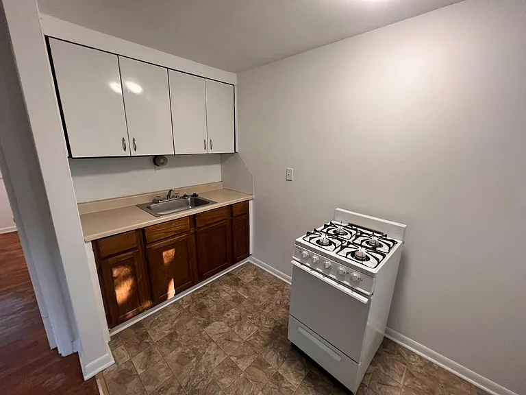 1732 W 21st St #B — Photo 3