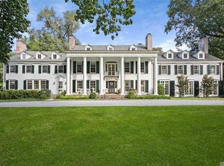 321 Duck Pond Rd, Locust Valley, NY 11560