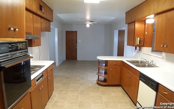3rd image of 4235 Chestnuthill Dr