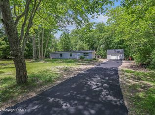 141 Fern Rd, Cresco, PA 18326