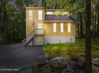 2041 Candlewood Dr, East Stroudsburg, PA 18301