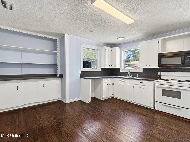 612 N Wright Ave — Photo 15