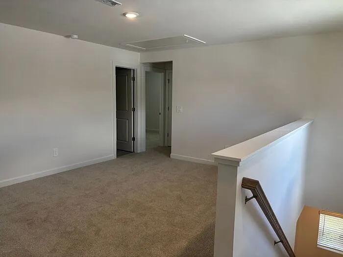 424 Luna Ln — Photo 16