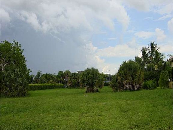 5th image of 577 Kendall Dr
