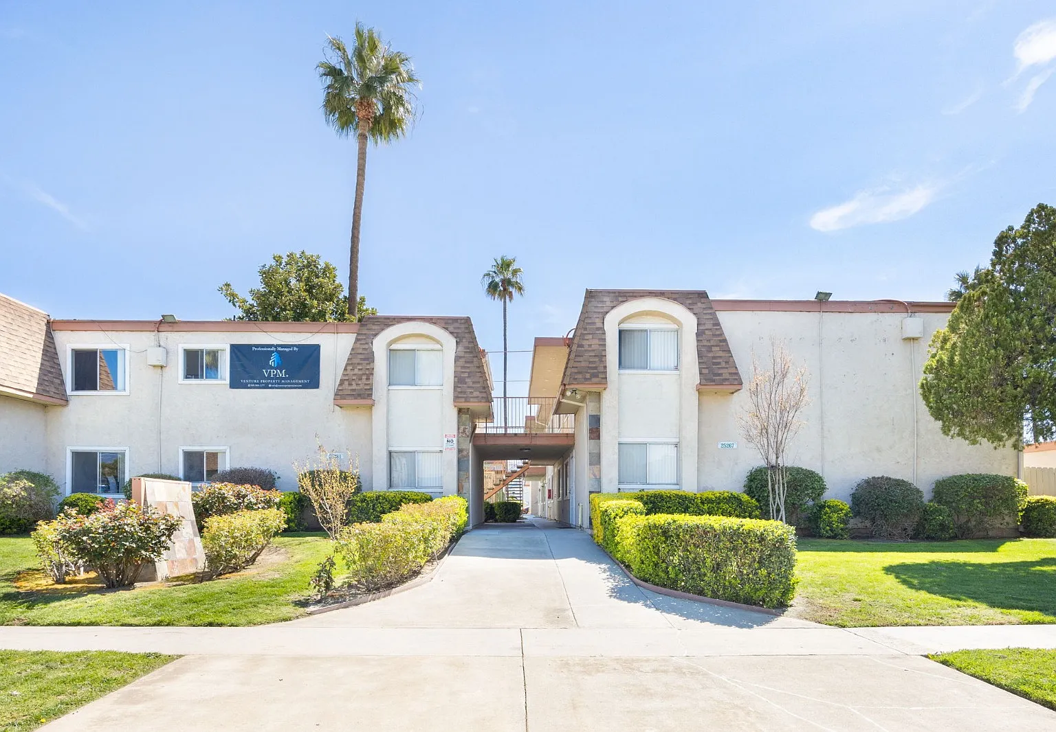 2 bed, 850 sqft, $1,900 — Photo 4