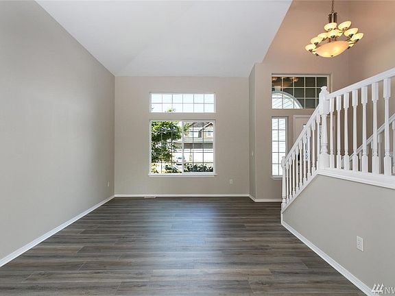 3rd image of 7530 33rd St NE