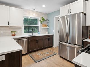 869 Kenneth St, Saint Paul, MN 55116