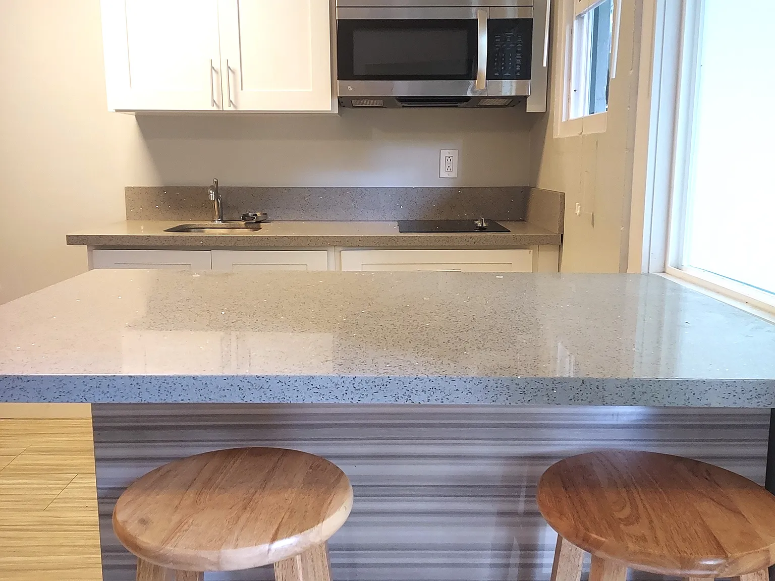 1 bed, 400 sqft, $1,600 — Photo 2
