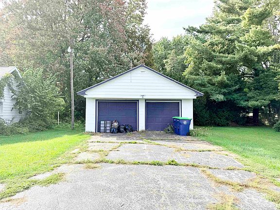 4th image of 5070 East Rd