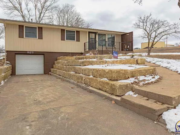 923 Lyndon Ave, Alma, KS 66401
