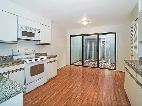4th image of 277 Vista Dr