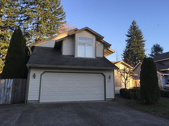 3rd image of 4011 NE 136th Ct