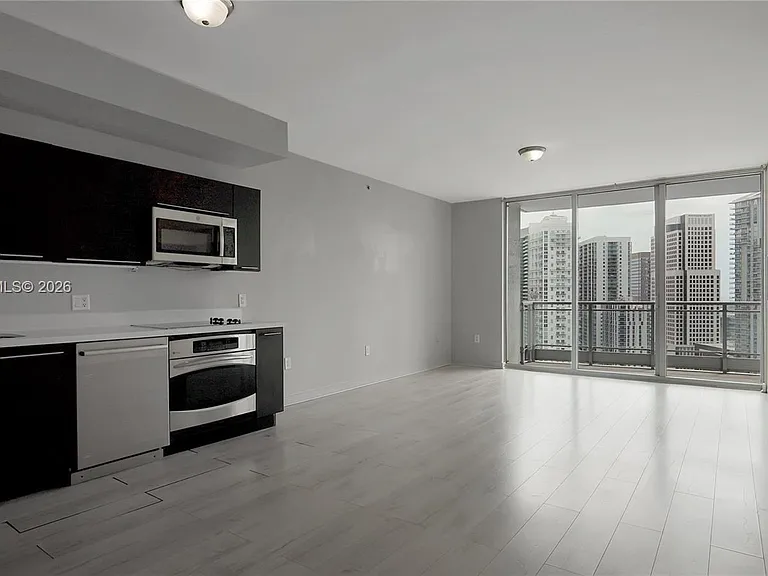90 SW 3rd St #3003 — Photo 7