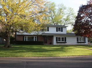 816 W Kensington Dr, Peoria, IL
