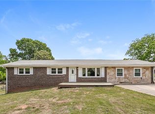 846 Casco Dr NW, Lilburn, GA 30047