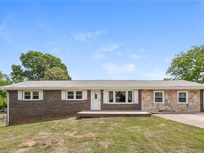 846 Casco Dr NW, Lilburn, GA, 30047