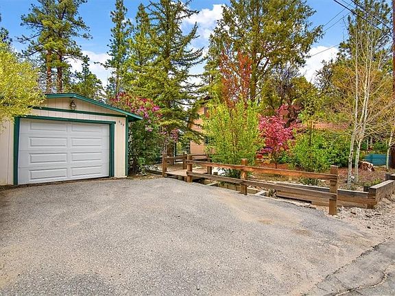 3rd image of 609 Booth Way